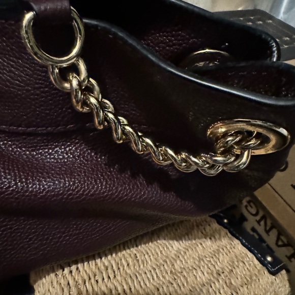 Beautiful burgundy Coach bag. - Picture 4 of 4